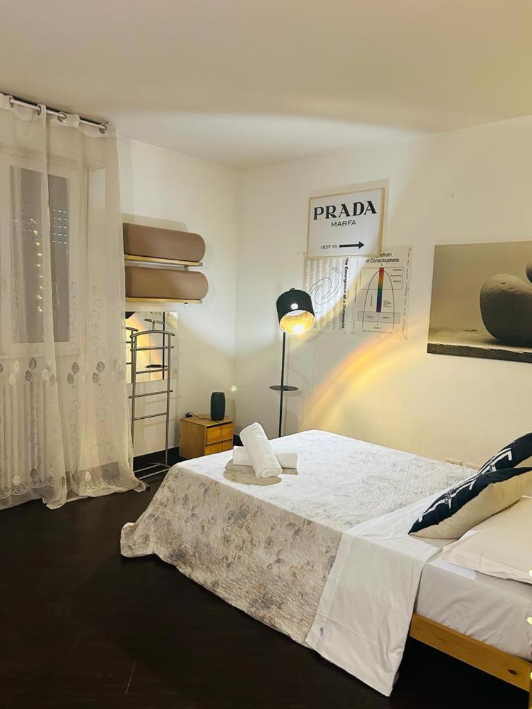 Easy Room Italy Prada Milano Esterno foto